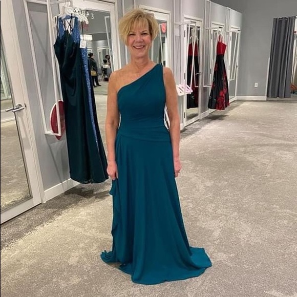 Bridesmaid Dress - Picture 3 of 4